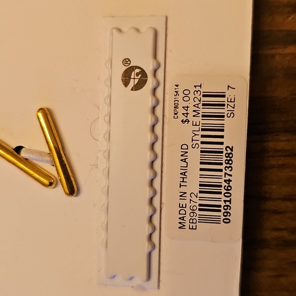 Madewell Delicate Gold Rings - Picture 2 of 3